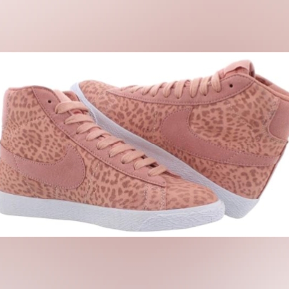 Nike Shoes - NIKE Blazer Mid SE Big Kid Size 6.5 (No Size Tag) MSRP $120 Like New 